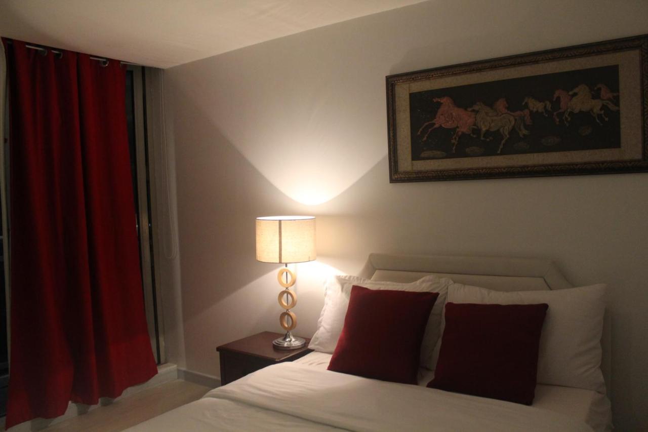 Azure C2 Balcony Wifi Near Mall Airport Multiple Units Paranaque City Exterior foto